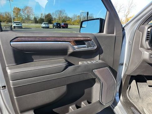 Used 2025 GMC Sierra 1500 Elevation image 11