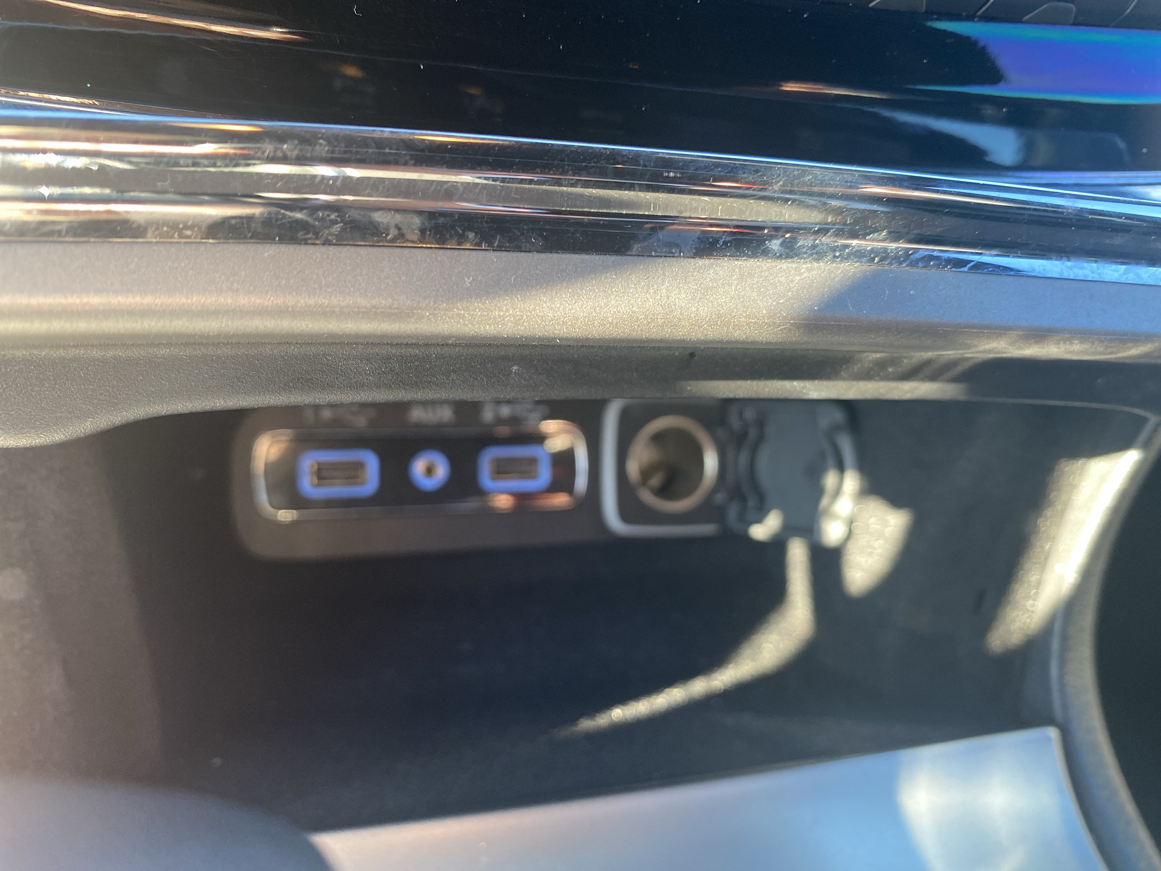 Used 2019 Jeep Grand Cherokee Altitude AWD/4WD image 16