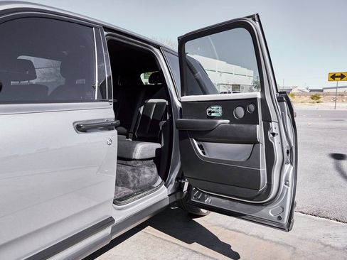 Used 2023 Rolls-Royce Cullinan AWD/4WD image 30
