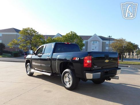 Used 2010 Chevrolet Silverado 2500 LTZ w/ Suspension Package, Off-Road image 6