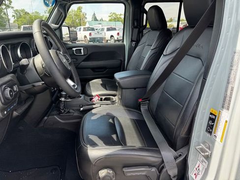 Certified 2023 Jeep Wrangler Unlimited Sahara AWD/4WD image 21