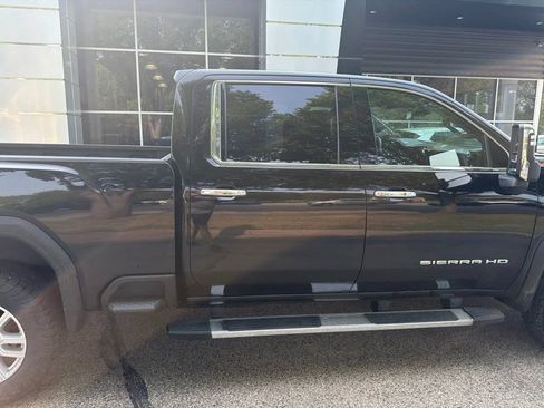 Used 2024 GMC Sierra 2500 SLT w/ SLT Premium Package AWD/4WD image 9