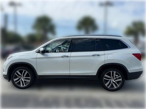 Used 2018 Honda Pilot Elite image 2