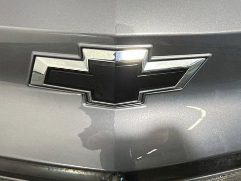 Used 2022 Chevrolet Bolt EUV Premier w/ Launch Edition FWD image 9