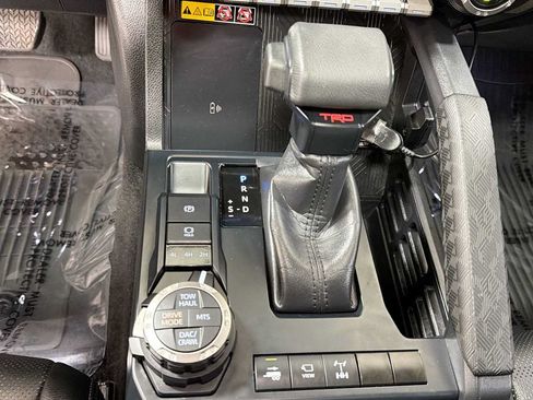 Used 2024 Toyota Tacoma TRD Off-Road w/ TRD Off Road Premium Package AWD/4WD image 22