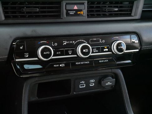 Used 2025 Honda Pilot EX-L image 23