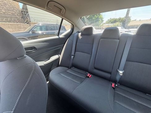 Used 2025 Nissan Altima 2.5 SV FWD image 40
