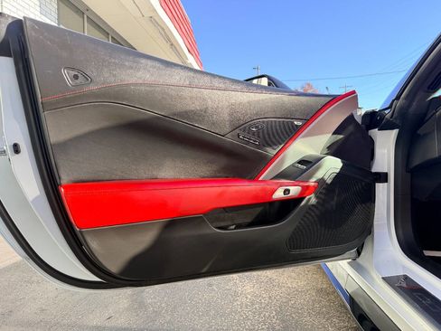 Used 2016 Chevrolet Corvette Z06 w/ 3LZ Preferred Equipment Group image 23