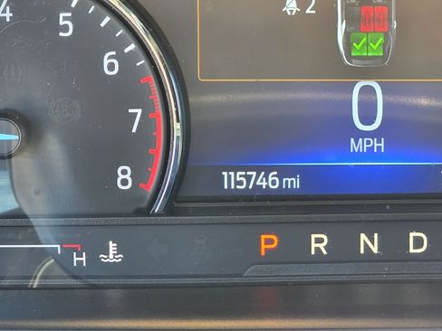Used 2022 Ford Explorer XLT w/ Equipment Group 202A AWD/4WD image 19
