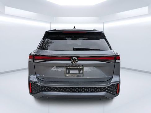 New 2026 Volkswagen Tiguan SE R-Line FWD image 4