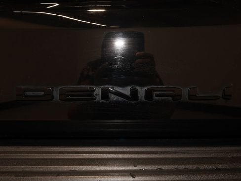 Certified 2023 GMC Yukon XL Denali w/ Advanced Technology Package AWD/4WD image 41