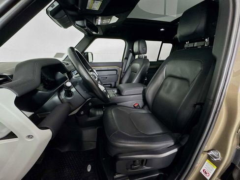 Used 2023 Land Rover Defender 110 X-Dynamic SE image 10