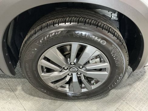 Used 2025 Nissan Pathfinder SV image 40