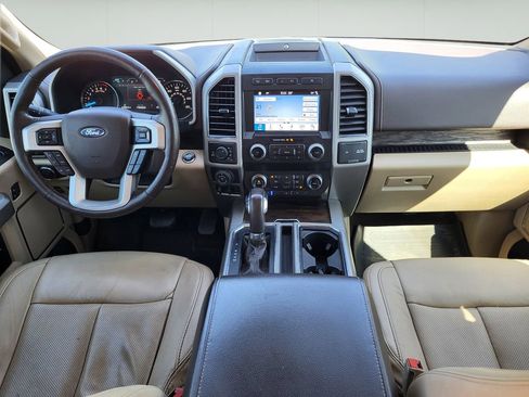 Used 2019 Ford F150 Lariat w/ Equipment Group 502A Luxury AWD/4WD image 20