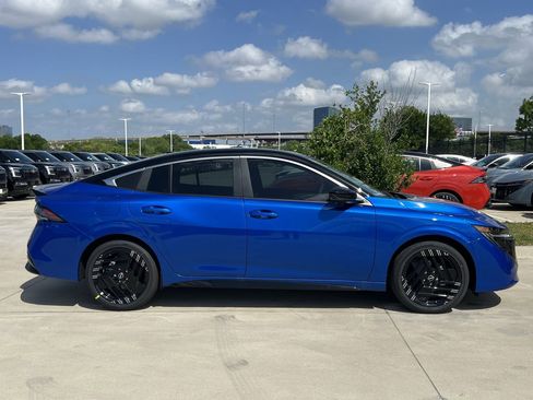 New 2026 Nissan Sentra SR FWD image 3