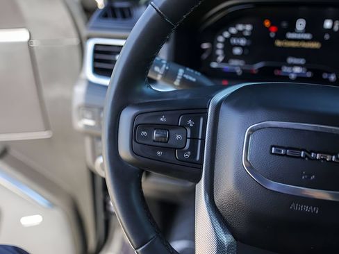 Used 2023 GMC Yukon XL Denali AWD/4WD image 16