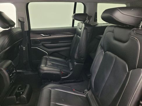 Used 2022 Jeep Grand Cherokee L Limited w/ Black Appearance Package RWD image 18