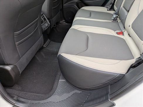 Used 2025 Subaru Forester Limited image 17