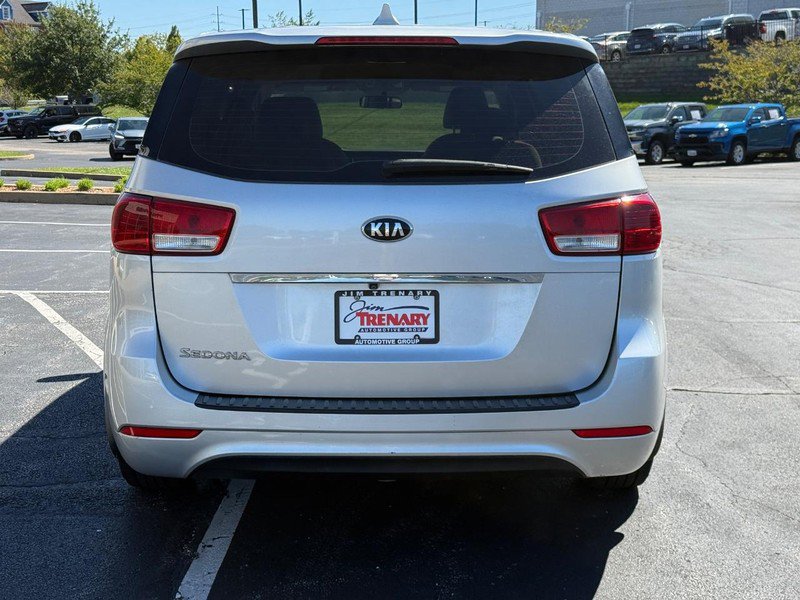 Used 2016 Kia Sedona L FWD image 5