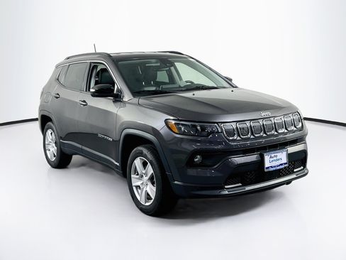 Used 2022 Jeep Compass Latitude w/ Convenience Group AWD/4WD image 3