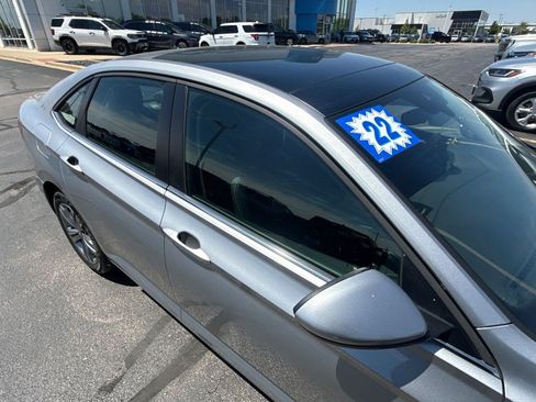 Used 2022 Volkswagen Jetta SE w/ Panoramic Sunroof Package FWD image 14