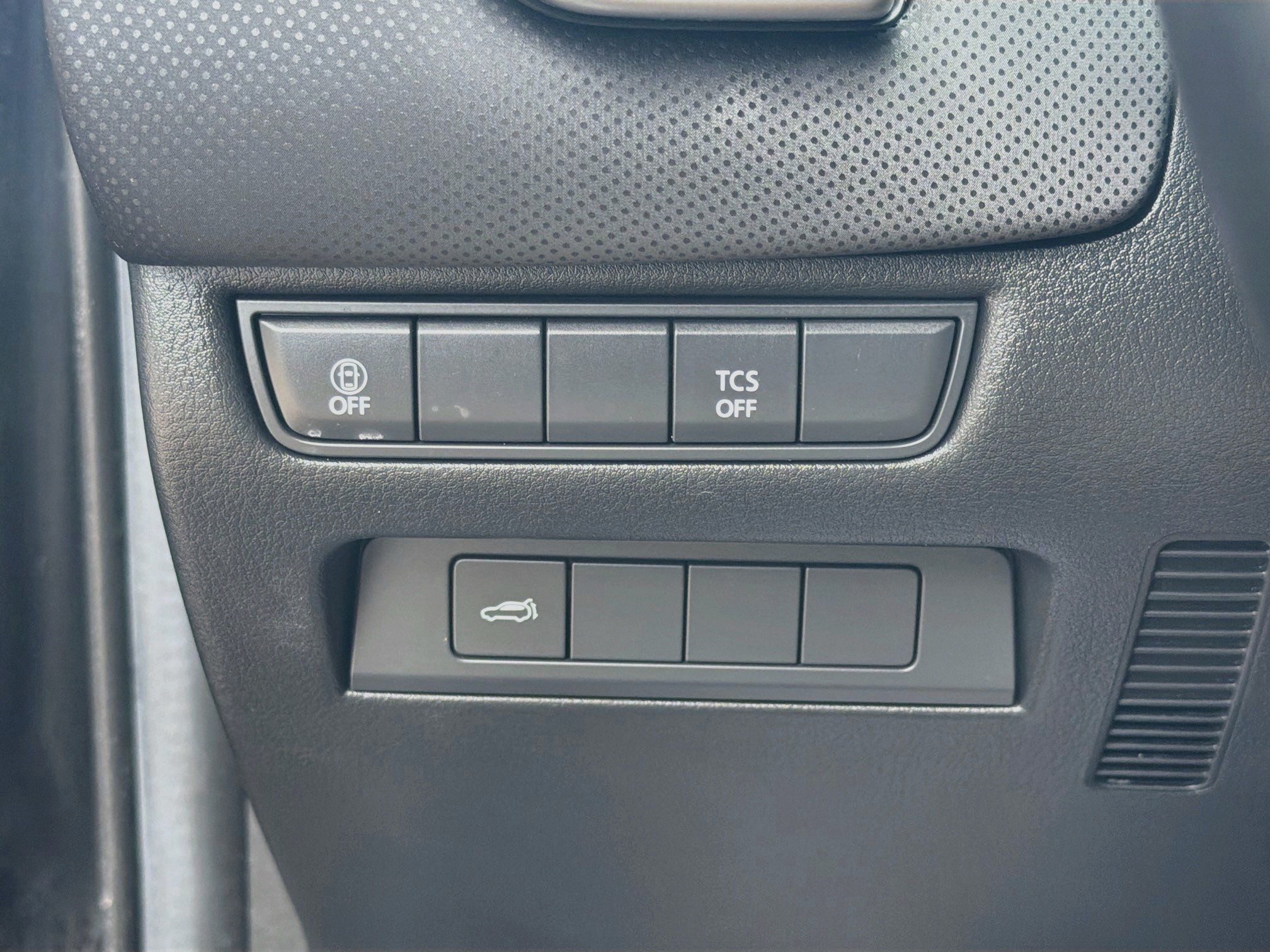 Used 2025 MAZDA CX-50 AWD 2.5 S w/ Preferred Package image 17