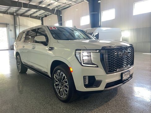 Used 2024 GMC Yukon XL Denali Ultimate AWD/4WD image 1