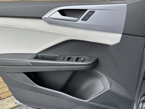 New 2026 Volkswagen Taos SE AWD/4WD image 26