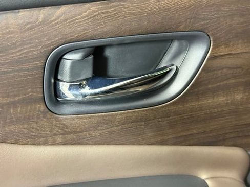 Used 2022 Nissan Murano Platinum w/ Cargo Package FWD image 23