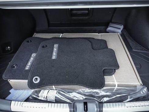 Used 2025 Lexus ES 300h w/ Premium Package image 22