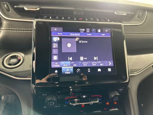 Certified 2023 Jeep Grand Cherokee Laredo AWD/4WD image 10