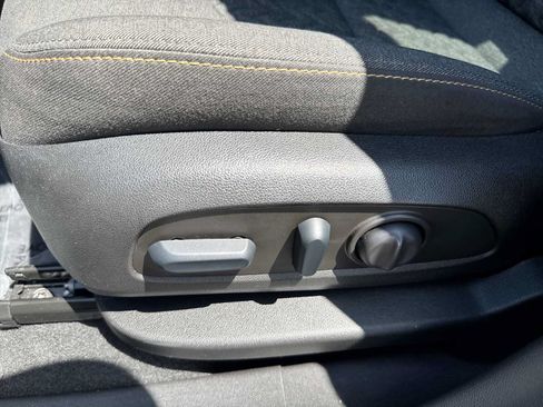 Used 2022 Chevrolet Equinox LT FWD image 14