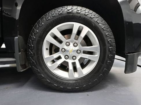 Used 2016 Chevrolet Tahoe LT w/ Luxury Package AWD/4WD image 17