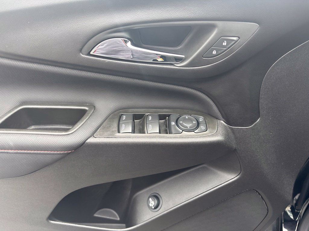 Used 2024 Chevrolet Equinox RS AWD/4WD image 10