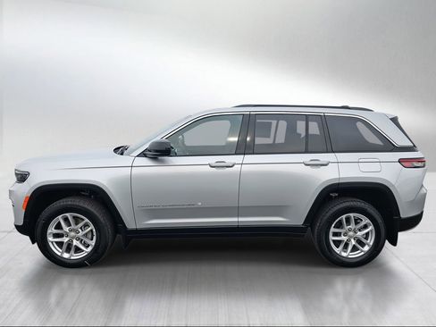 New 2025 Jeep Grand Cherokee Laredo X w/ Luxury Tech Group I image 3