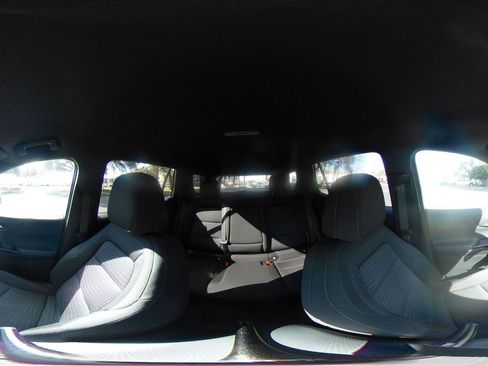 Used 2025 Chevrolet Equinox LT image 37