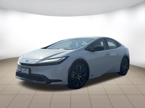 Used 2024 Toyota Prius Limited AWD/4WD image 3