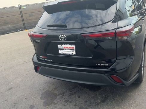 Used 2024 Toyota Highlander LE AWD/4WD image 14