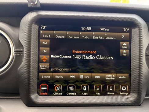 Used 2022 Jeep Wrangler Unlimited Sahara w/ Cold Weather Group AWD/4WD image 28