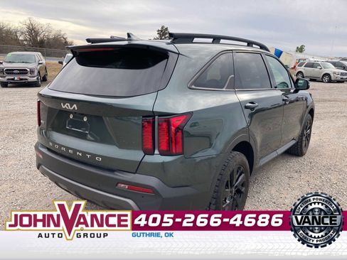 Used 2022 Kia Sorento S image 8