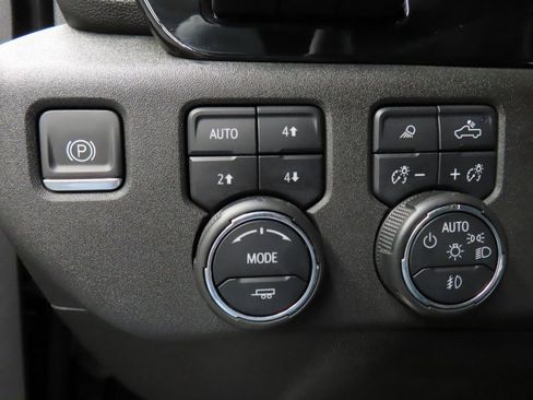 Used 2024 Chevrolet Silverado 2500 LTZ w/ LTZ Plus Package image 60