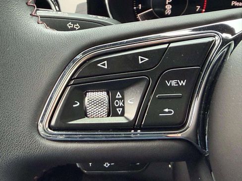 Used 2024 Bentley Bentayga Extended Wheelbase image 28