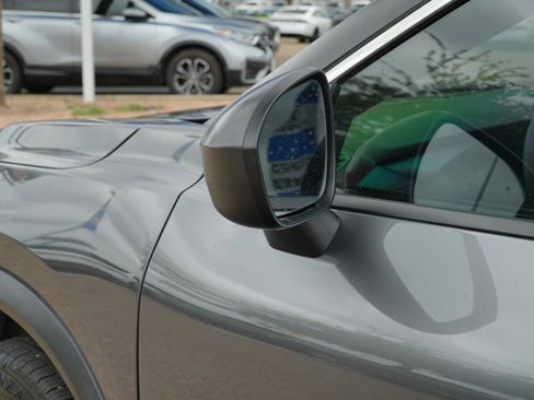 Used 2022 Nissan Rogue S FWD image 9