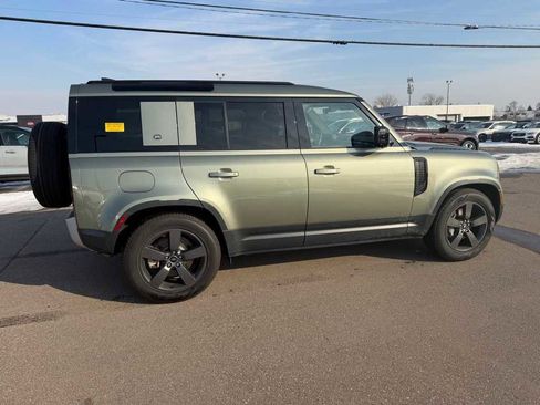 Used 2022 Land Rover Defender 110 SE image 5