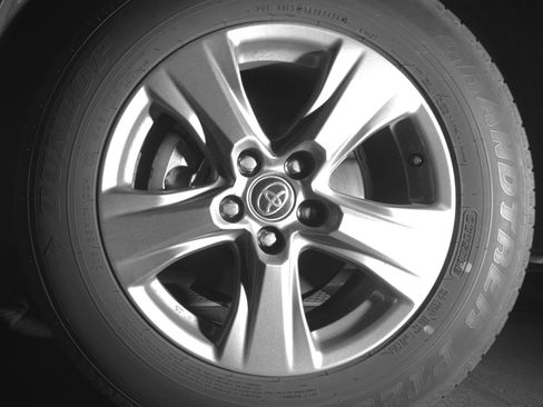 Used 2025 Toyota RAV4 XLE w/ Convenience Package image 12