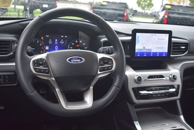 Used 2023 Ford Explorer XLT w/ Equipment Group 202A AWD/4WD image 23