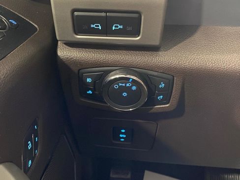 Used 2017 Ford F150 King Ranch w/ Equipment Group 601A Luxury AWD/4WD image 23