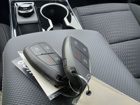 New 2026 Chevrolet Equinox LT w/ LPO, Floor Liner Package image 24