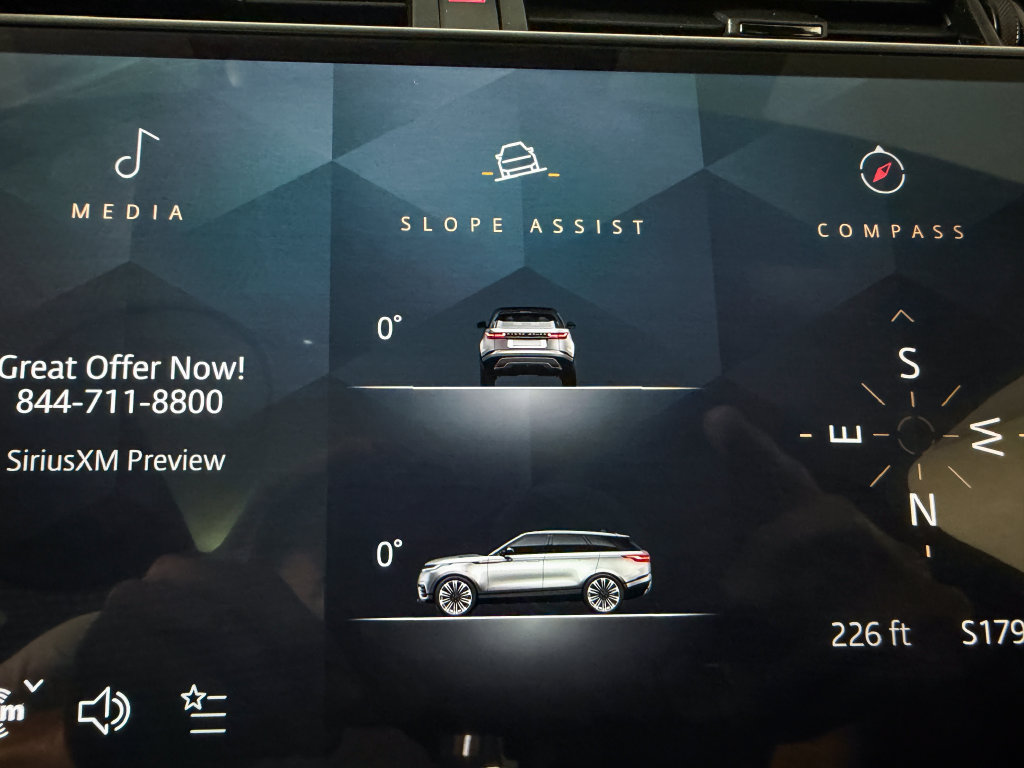 Used 2025 Land Rover Range Rover Velar Dynamic SE AWD/4WD image 42