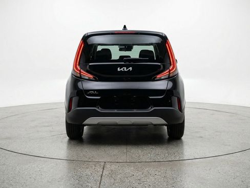 Used 2025 Kia Soul LX w/ LX Technology Package image 7